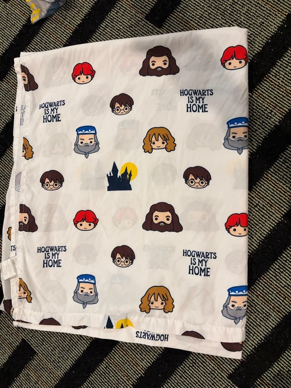 Harry Potter - Hogwarts is My Home - Five (5) Piece Full Bed Set